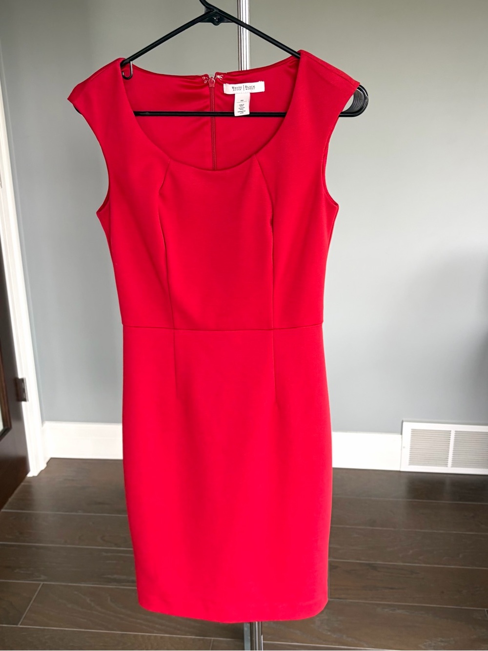 White House Black Market Red Sleevless Dress | 00 | Round Neck | Knee Length